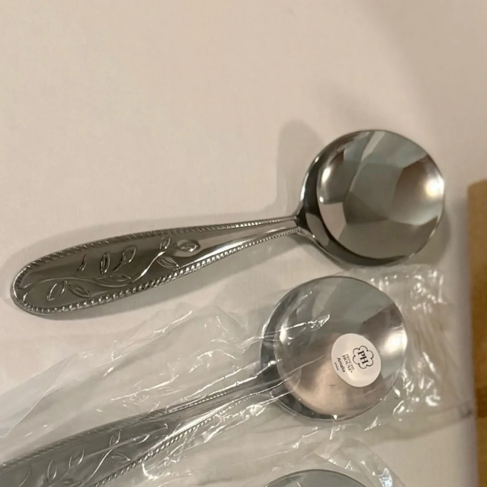 Set of 4 Amalia Round Soup Spoons by Princess House - NIB